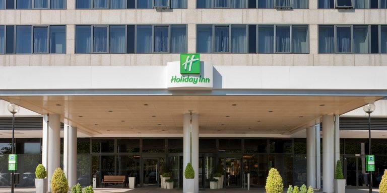 holiday inn milton keynes 2532590867 2x1 1 768x384