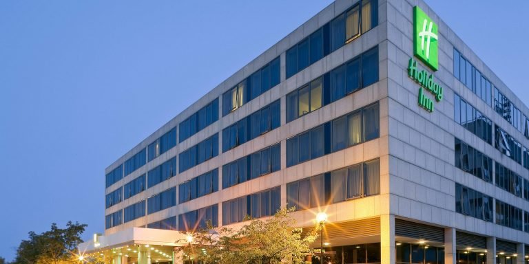 holiday inn milton keynes 2532590960 2x1 1 768x384